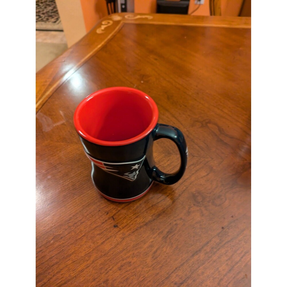 NFL New England Patriots Relief Coffee Mug Boelter Ceramic 14 oz  Black Red Gray
